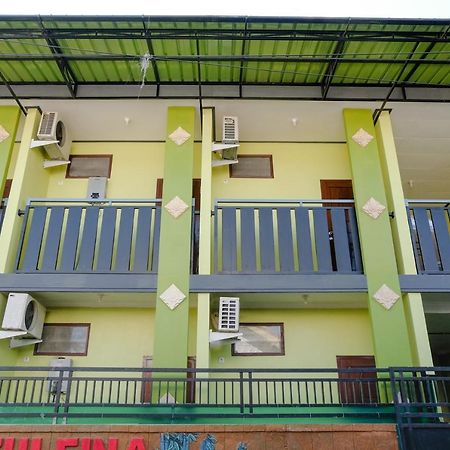 Zulfina Homestay Syariah Mitra Reddoorz Banyuwangi  Exteriör bild